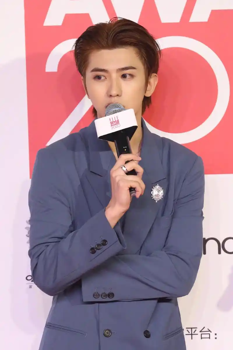 敢露额头才是真帅哥娱乐圈男星背头杀谁才是你的菜