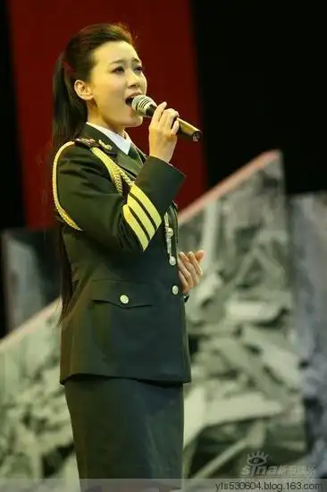 军旅歌唱家谭晶专辑《看见》