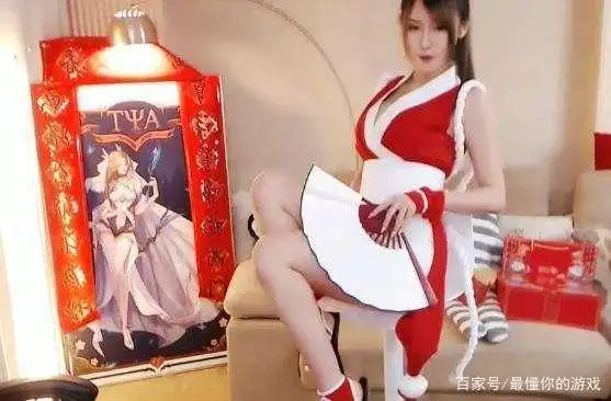 腐团儿两年间cos的不知火舞少了灵魂多了妩媚