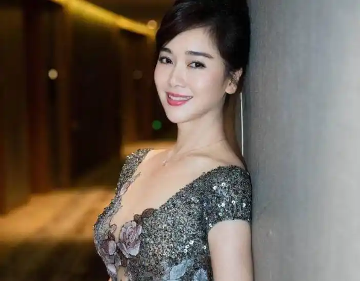 "风流成性"的左小青:出道以来绯闻不断,46岁归来仍靠身材吸睛