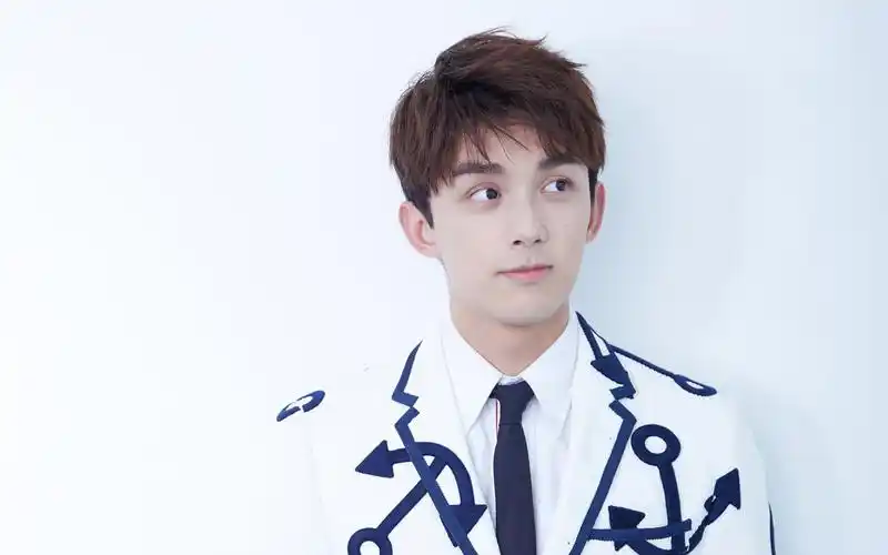 时尚壁纸,帅哥,明星壁纸,吴磊,帅气,清新,时尚,帅哥,演员,明星,电脑