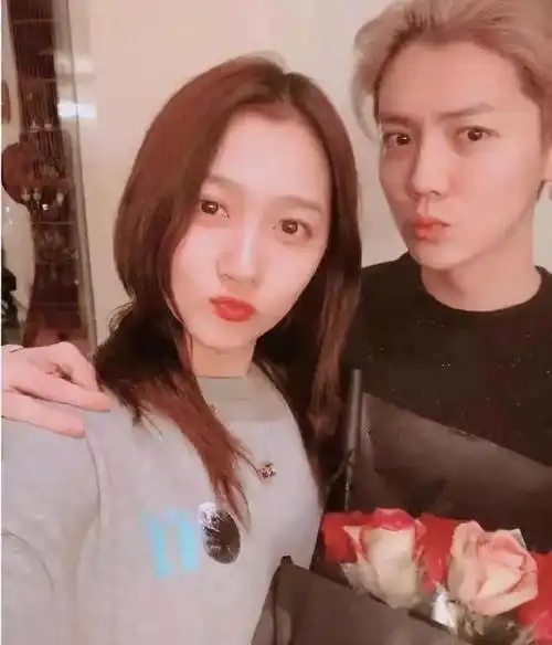 鹿晗连续6年卡点为关晓彤庆生