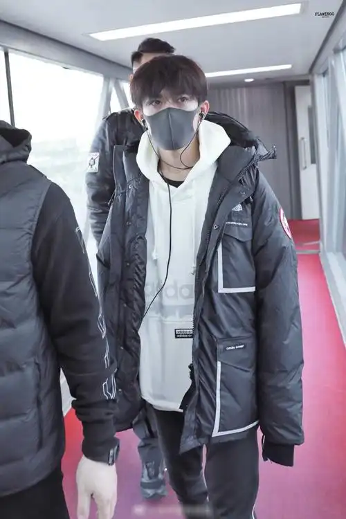 tfboys同款外套 易烊千玺大额优惠券