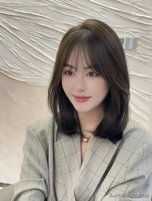 "锁骨发"才是今年最流行发型!40岁的你不剪一次不知道多显气质|微卷|