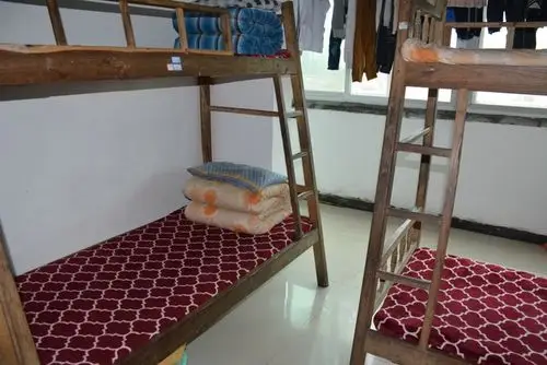 初二年级率先垂范寝室面貌焕然一新