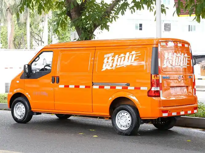 瑞驰ec35货拉拉车型是目前跑物流快递市场上的常见车型