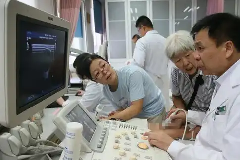 原创产检做b超准妈妈为知道宝宝性别用的套路让产科医生招架不住