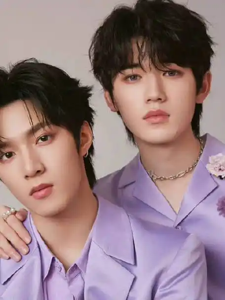 宋亚轩刘耀文新歌上线双人合照