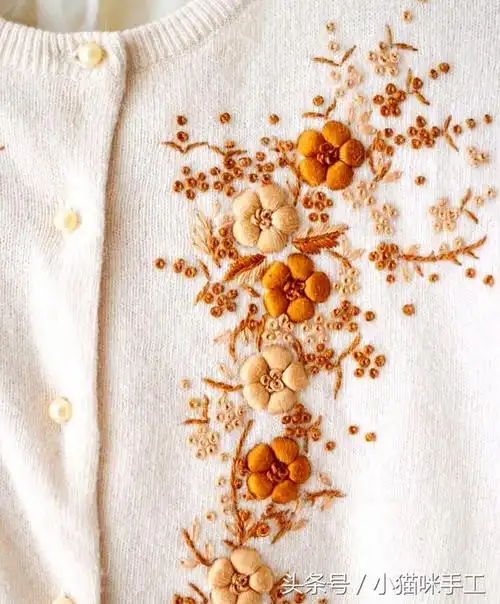 【编织图案】编织的毛衣,用毛线绣花装饰下也很美