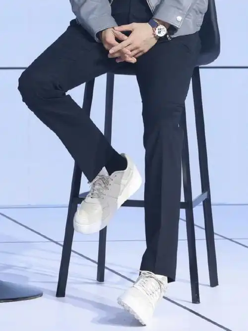 肖战拍的脚变装