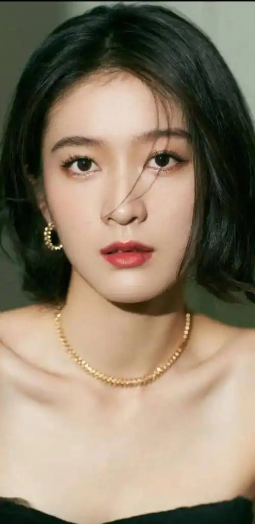 35张美图:25岁张雪迎,写真大片撩人不靠尺度靠气质_赵今麦_角色_年龄