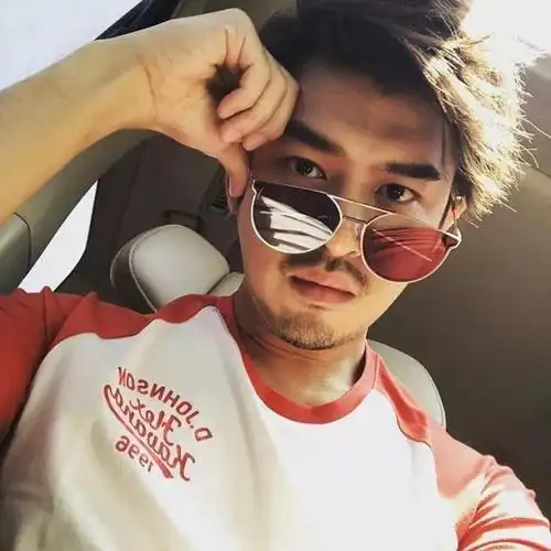 男生出行要怎么拍?跟着陈柏霖准没错!