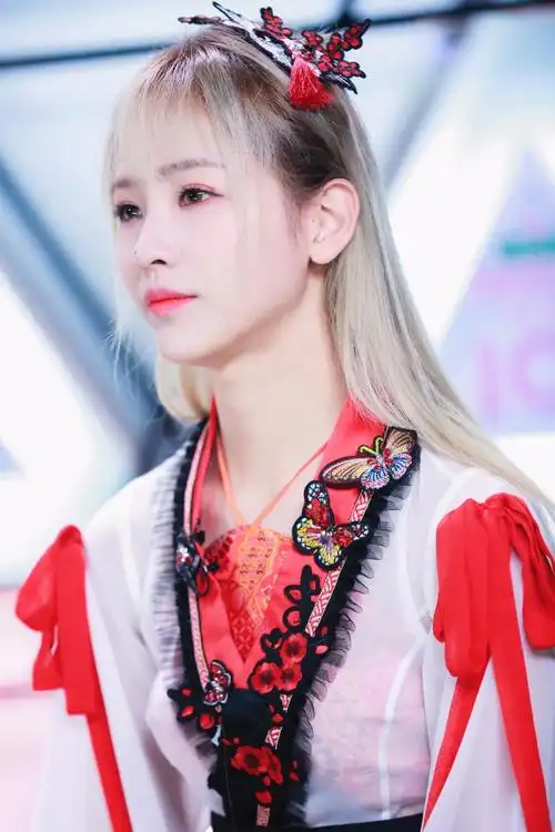 sing女团蒋申《创造101》颜值实力兼备 展现rap功力