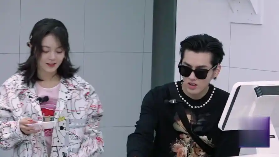 【赵今麦&吴亦凡】麦麦亦凡吃冰激凌,减肥潘帅一步一回头