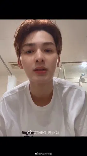 朱正廷无美颜滤镜下的素颜什么水平