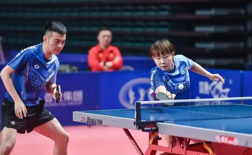 他们官宣恋情_朱雨玲_祝福_乒乓球