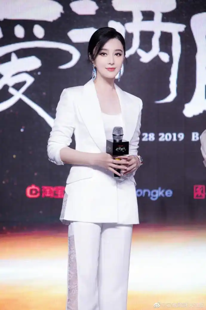 每日打卡# 有男生问我:"给女生送什么礼物好" 我