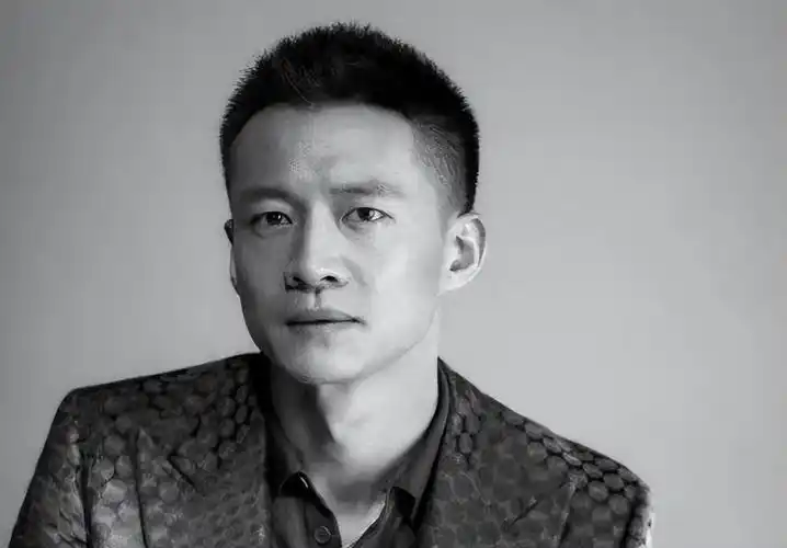 唐曾精心制作了简历,一天跑七,八个剧组,短短一个月就跑遍了整个北京