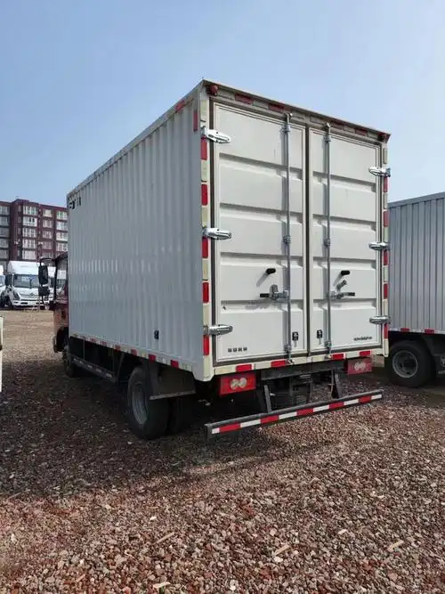 蓝牌4米2厢货车北京福田奥铃速运报价多少