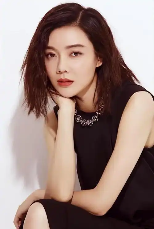 车晓是当红的女演员,她出演的《沉默的证人》《大男当婚》《完美关系