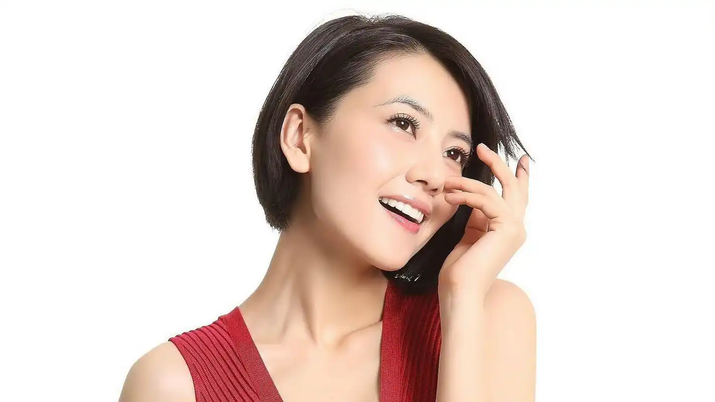 电脑壁纸 明星 大陆明星 短发美女高圆圆