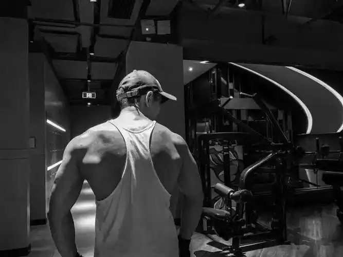 会员故事健身居然也是一种艺术与美的碰撞帅气设计师带你打开健康美的