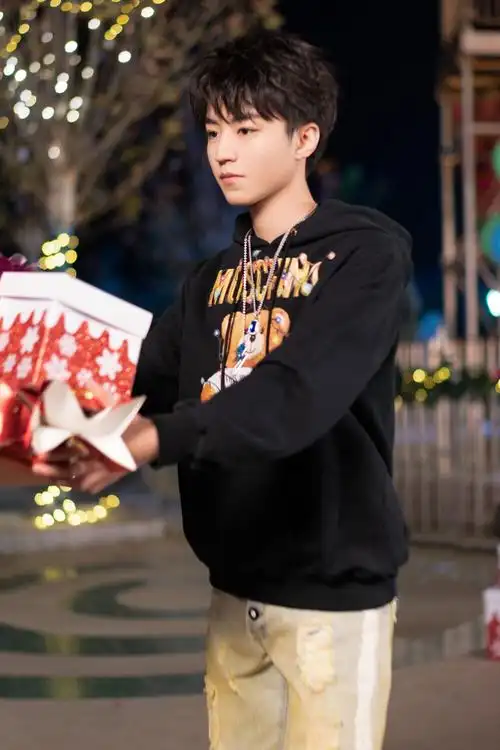 王俊凯《十九岁的时差》