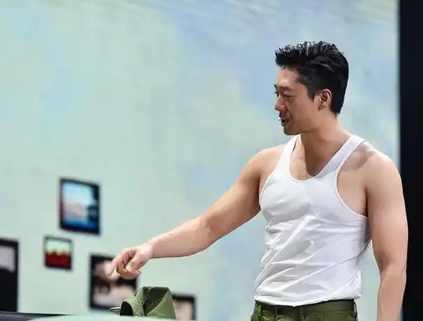 11年后再看凌潇肃才发现他在和姚晨的婚姻里是有多么憋屈