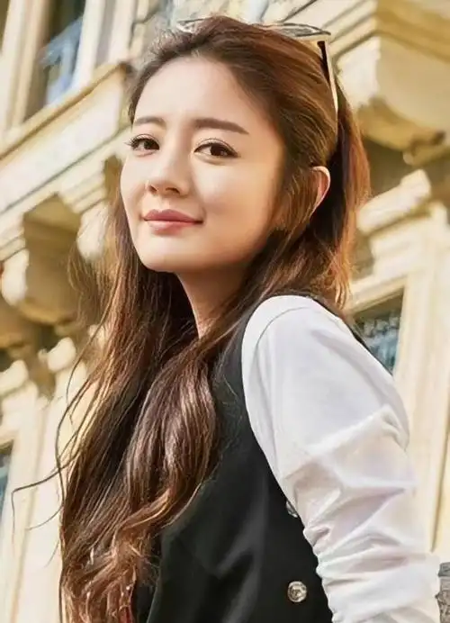 安以轩:奶奶是地主老爸开公司,惨遭大s截胡,又被李承铉辜负?