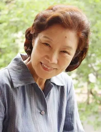 74岁终成影后,丈夫是《西游记》中镇元大仙,女儿成为国人骄傲