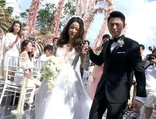 唐嫣被曝出与霍建华合作《金玉良缘》而假戏真做,擦出爱情的火花.