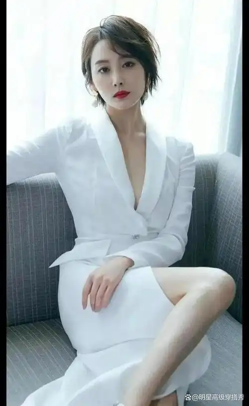 在这个璀璨的世界中,李纯这颗耀眼的星辰,以其无穷的能量和光辉,照亮