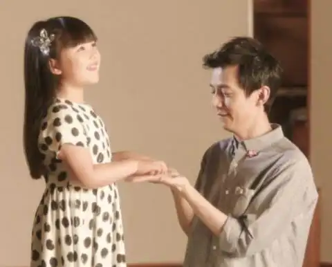 何炅有没有儿子和女儿何炅是哪个大学的老师