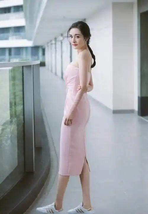 原创杨幂路人视角生图无滤镜颜值曝光网友果然是杨不修