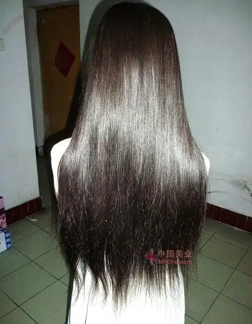 剪白裙女孩的齐腰长发-爱的边缘182