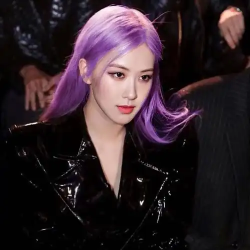 朴彩英头像不同发色都可以驾驭