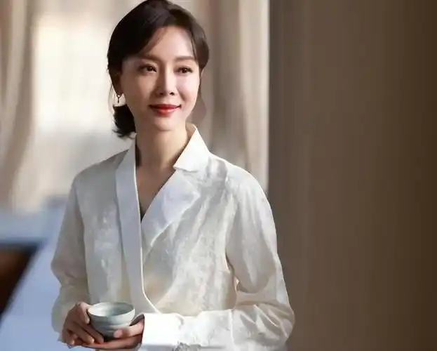 回顾长得歪瓜裂枣整得美若天仙6位女星靠脸逆天改命