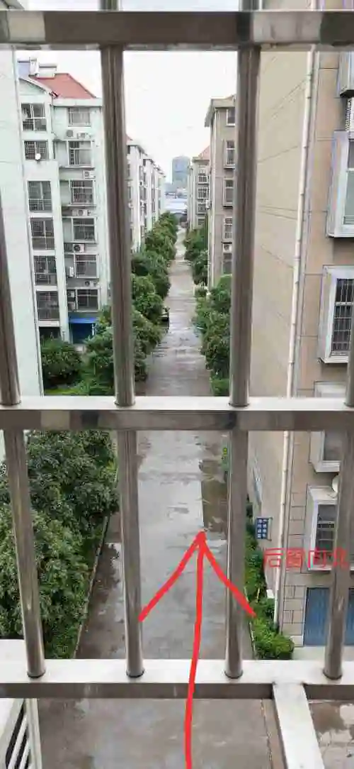 我家住4楼前后都丁字路算什么路冲请个位大师看看