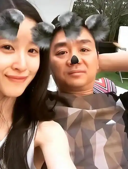 李斌妻子深夜发声不该叫章泽天为小天网友只怪你老公不争气