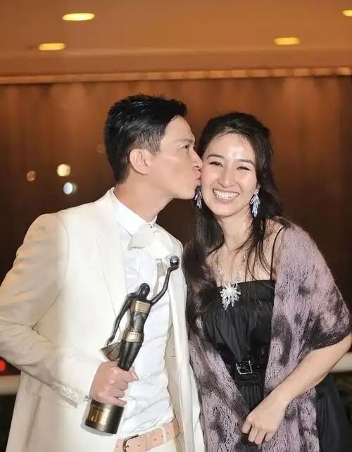 回顾关咏荷明明长得一般但她和别人同框却从没输过是怎么回事