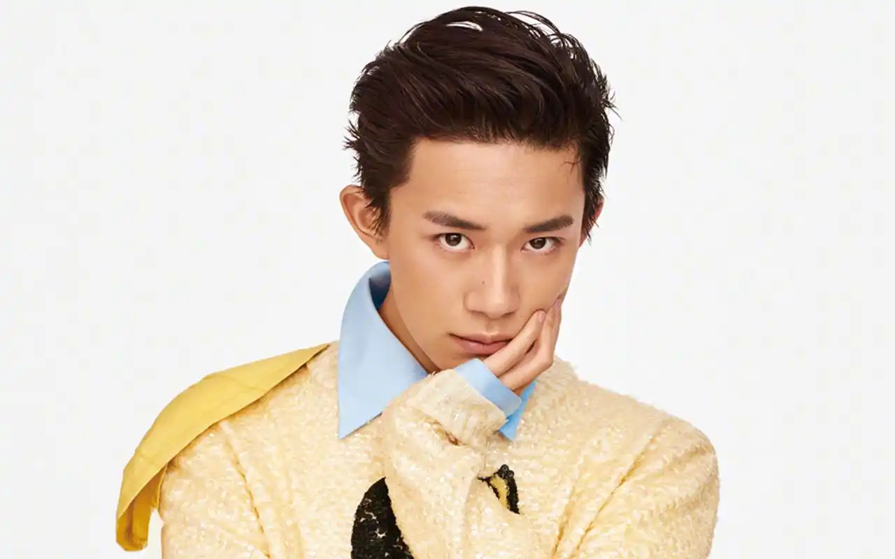 易烊千玺酷帅写真大片桌面壁纸