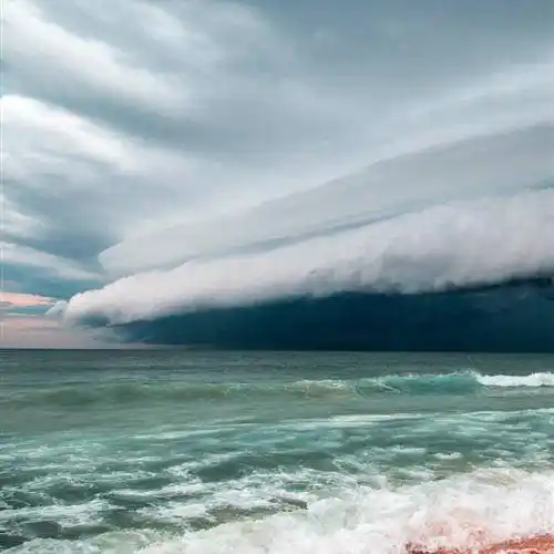2021风景微信头像暴风雨前的天空