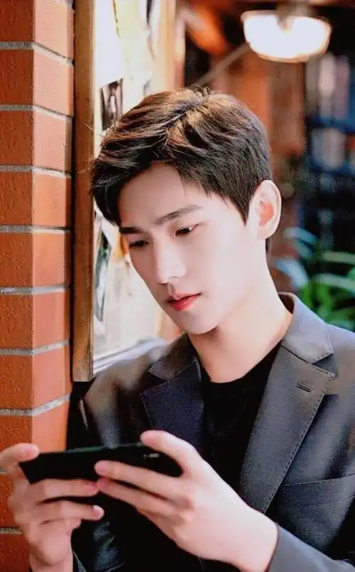 《你是我的荣耀》演员杨洋迪丽热巴和你一起度过这个假期_腾讯新闻