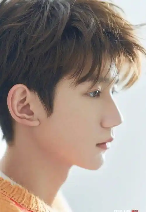 王源20岁首封环球人物青年版封面人物,或成为最年轻封面人物_照片