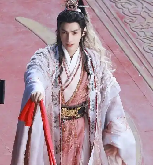 林允新剧曝光,《水龙吟》中神女造型惊艳登场_罗云熙_作品_演技