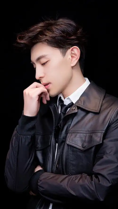 邓伦帅气型男时尚迷人写真图片手机壁纸 - tt98图片网