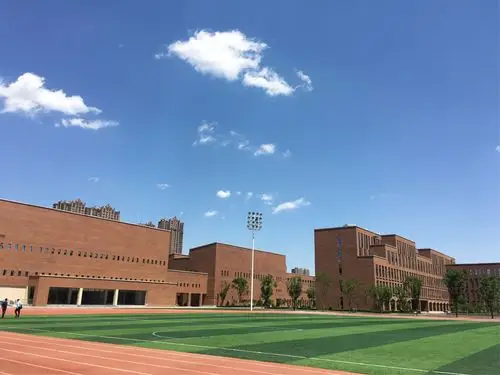 春日里的二中润德学校