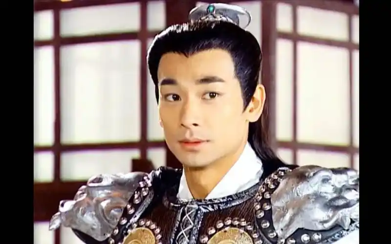 【至尊红颜】《羡媚》媚娘受伤,君羡现身床前照顾