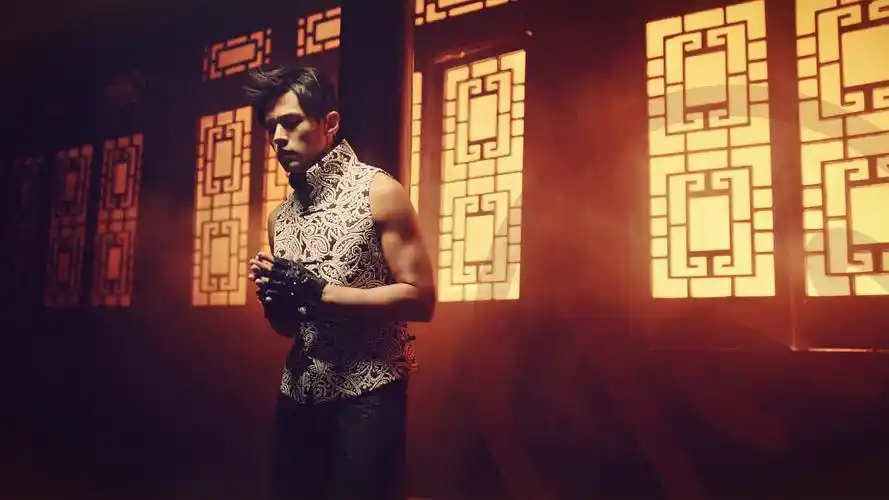 求周杰伦这张的高清图可以做壁纸