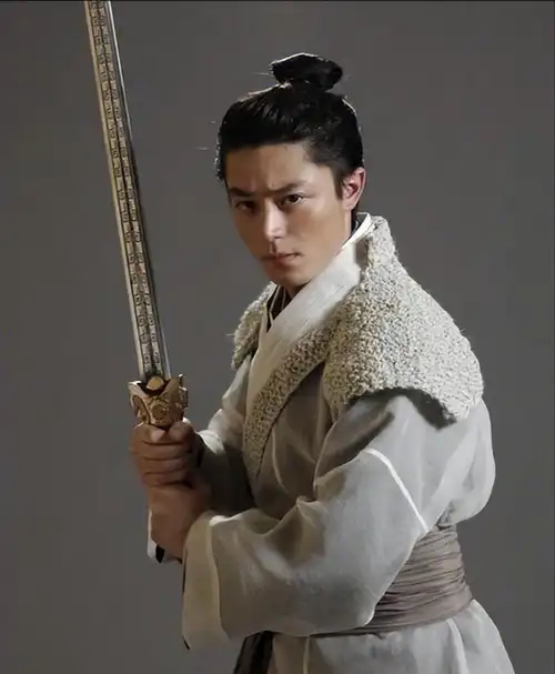 看着当年年轻的胡歌,杨幂,刘诗诗,唐嫣,霍建华,真是童年的回忆.